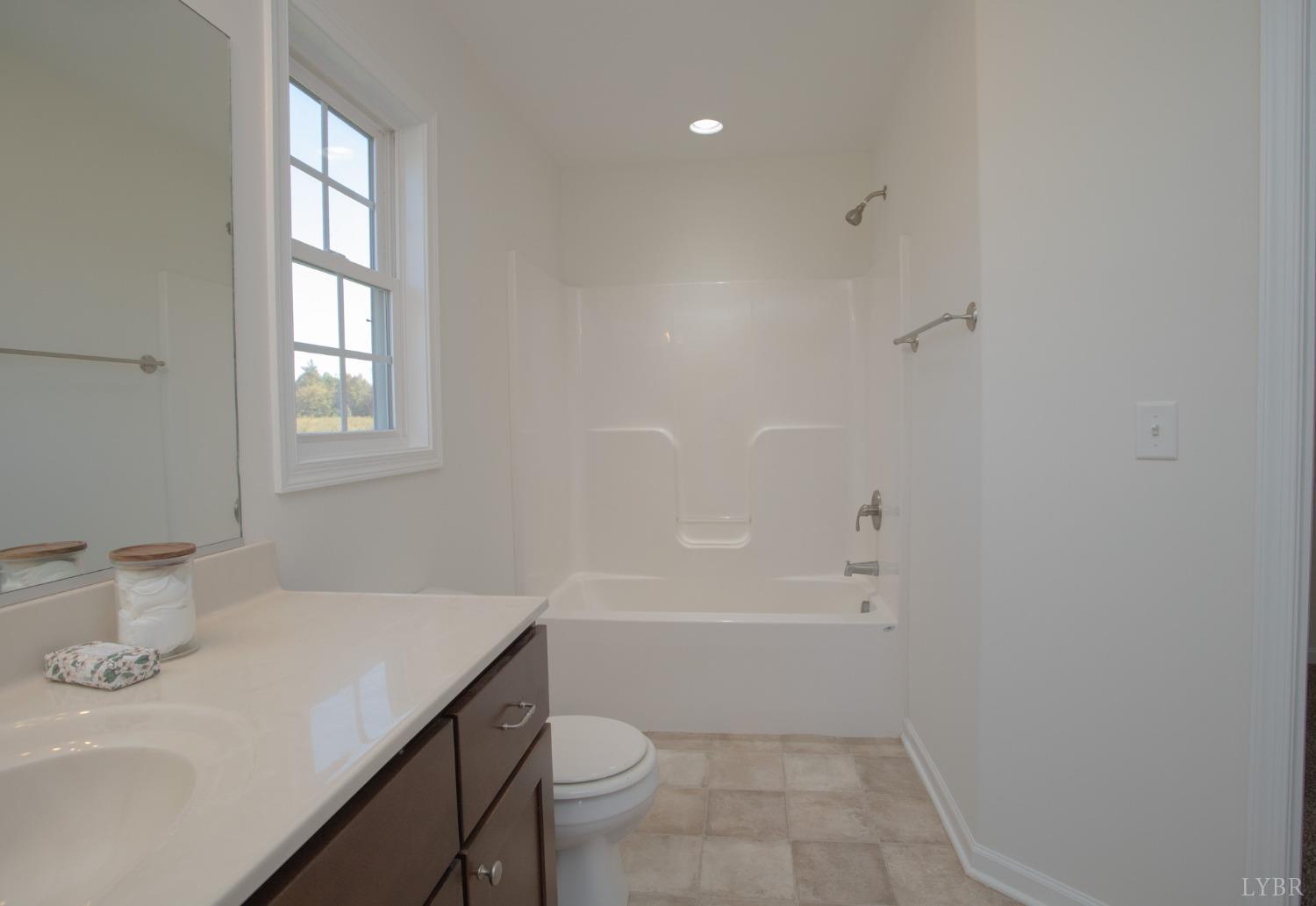 62 E Lockett Creek Boulevard, Farmville, Virginia image 16