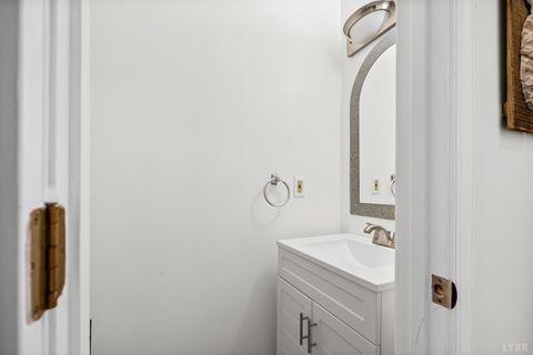 Tiny photo for 1 Jefferson Village Drive, Forest, VA 24551 (MLS # 365528)