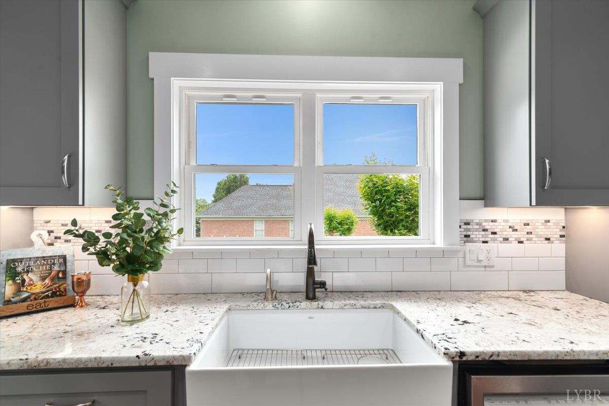 1045 Middlebrook Court, Forest, Virginia image 13