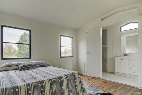 Tiny photo for 195 Dews Road, Hurt, VA 24563 (MLS # 362795)