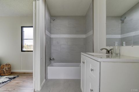 Tiny photo for 195 Dews Road, Hurt, VA 24563 (MLS # 362795)