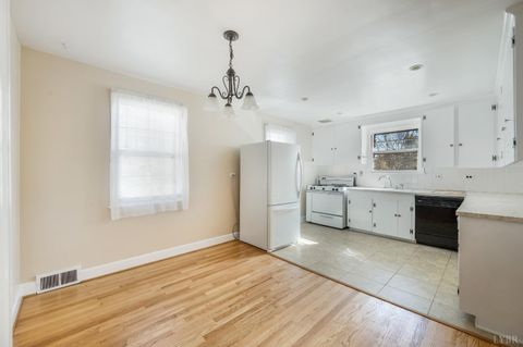 Tiny photo for 710 Riverside Drive, Lynchburg, VA 24503 (MLS # 364273)