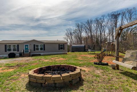 Photo of 6024 Bear Creek Rd. Rd, Rustburg, VA 24588 (MLS # 365300)