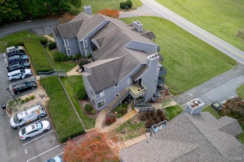 Tiny photo for 1102 Twin Springs Court, Forest, VA 24551 (MLS # 362233)