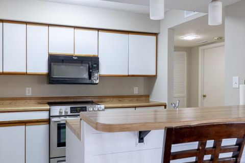 Tiny photo for 1102 Twin Springs Court, Forest, VA 24551 (MLS # 362233)
