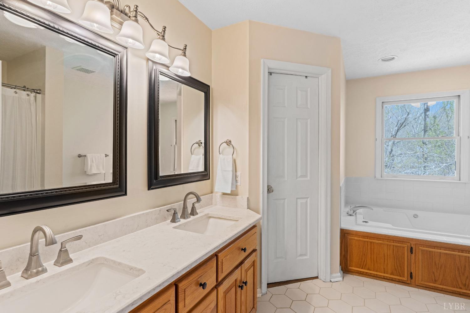 504 Meadowridge Drive, Lynchburg, Virginia image 24