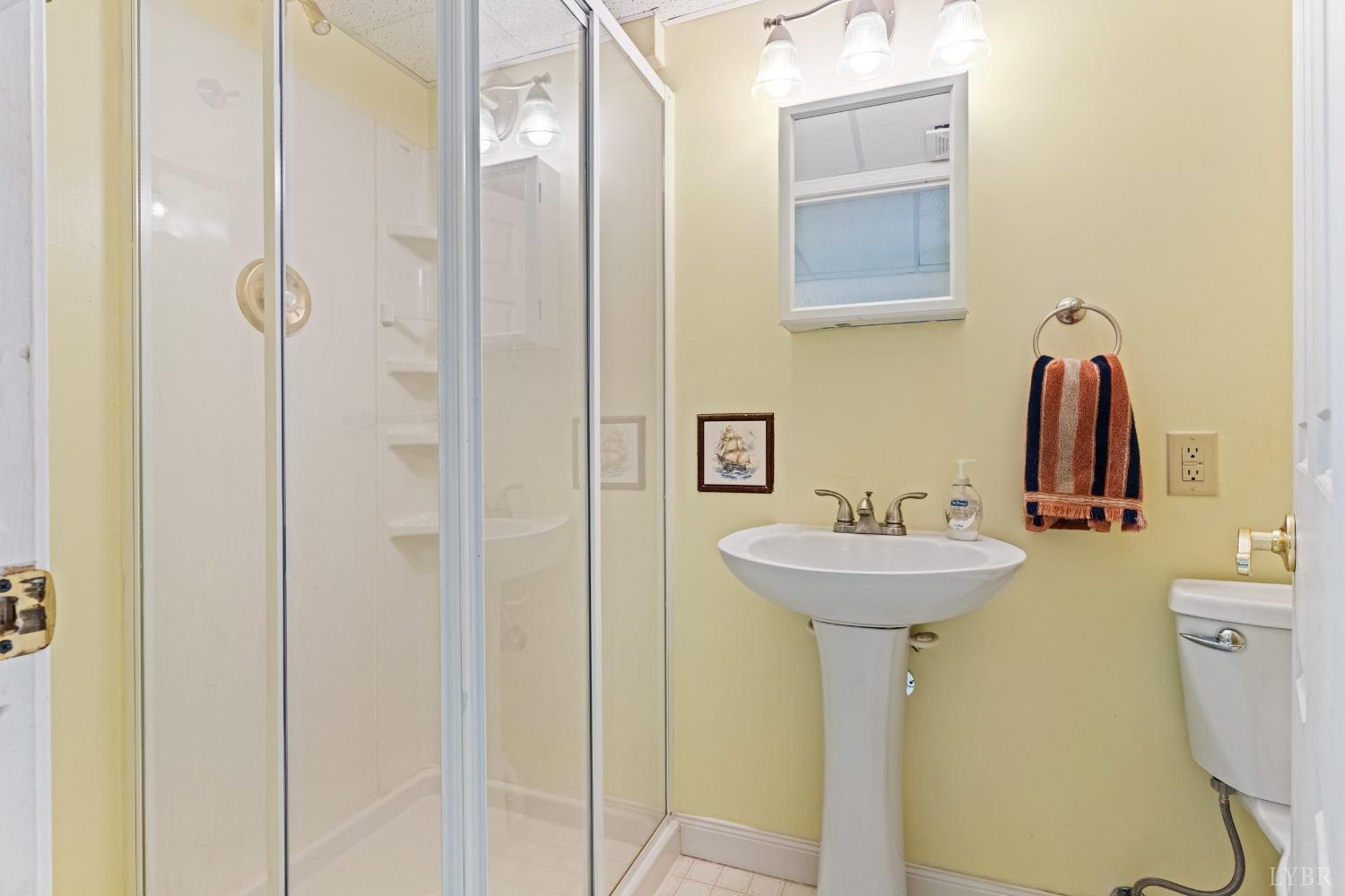 504 Meadowridge Drive, Lynchburg, Virginia image 35