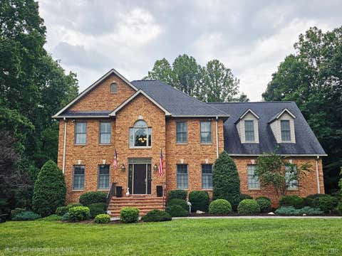 Homes For Sale - 1095 Irvine Drive<br/> Forest, VA 24551