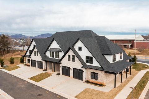 Tiny photo for 1026 Landon Court, Forest, VA 24551 (MLS # 364510)