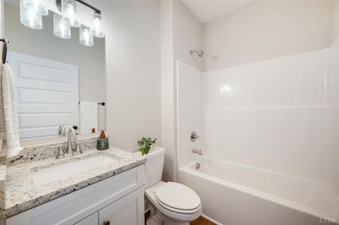 Tiny photo for 10606 Leesville Road, Evington, VA 24550 (MLS # 364388)