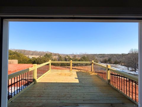 Tiny photo for 10606 Leesville Road, Evington, VA 24550 (MLS # 364388)