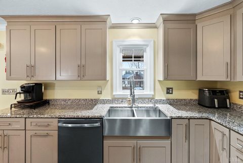 Tiny photo for 112 Hickory Way, Madison Heights, VA 24572 (MLS # 364742)