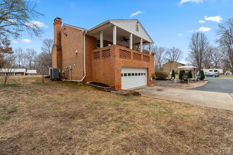 Tiny photo for 112 Hickory Way, Madison Heights, VA 24572 (MLS # 364742)