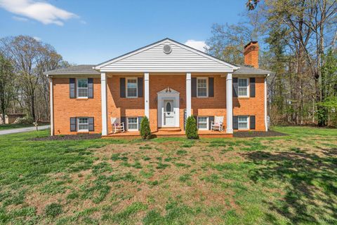 Tiny photo for 112 Hickory Way, Madison Heights, VA 24572 (MLS # 364742)