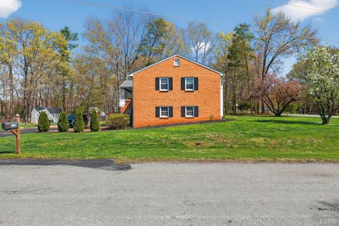 Tiny photo for 112 Hickory Way, Madison Heights, VA 24572 (MLS # 364742)