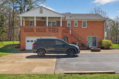 Tiny photo for 112 Hickory Way, Madison Heights, VA 24572 (MLS # 364742)