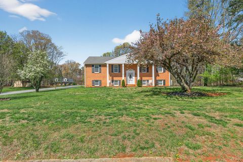 Tiny photo for 112 Hickory Way, Madison Heights, VA 24572 (MLS # 364742)