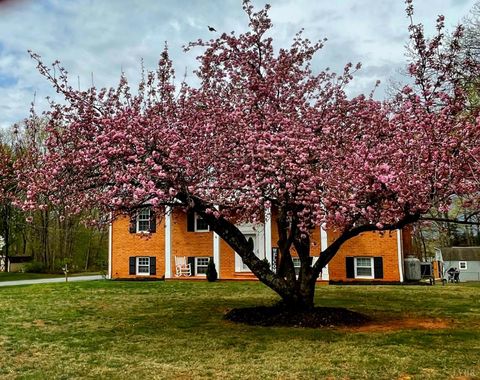 Tiny photo for 112 Hickory Way, Madison Heights, VA 24572 (MLS # 364742)