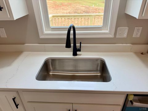 Tiny photo for 615 Oakleigh Avenue, Appomattox, VA 24522 (MLS # 363585)