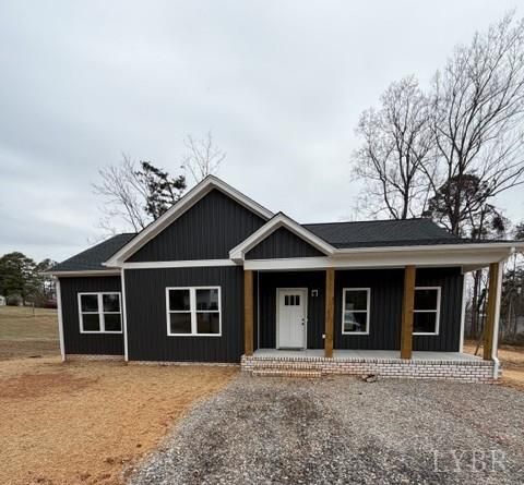Photo of 615 Oakleigh Avenue, Appomattox, VA 24522 (MLS # 363585)