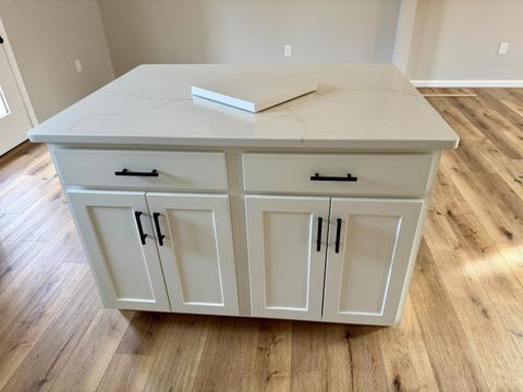 Tiny photo for 615 Oakleigh Avenue, Appomattox, VA 24522 (MLS # 363585)