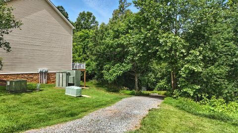 Tiny photo for 40 Rowse Dr, Lynchburg, VA 24502 (MLS # 364312)
