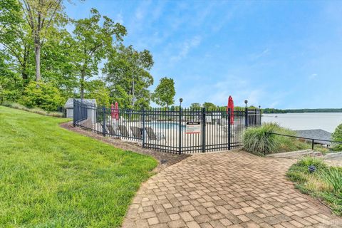 Tiny photo for 200 Bay Shore Drive #115, Moneta, VA 24121 (MLS # 365276)
