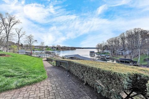 Tiny photo for 200 Bay Shore Drive #115, Moneta, VA 24121 (MLS # 365276)