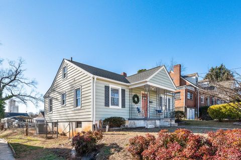 Tiny photo for 325 Saint Augustine Street, Lynchburg, VA 24501 (MLS # 363584)