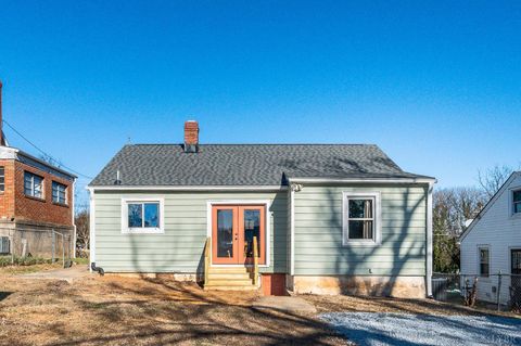 Tiny photo for 325 Saint Augustine Street, Lynchburg, VA 24501 (MLS # 363584)