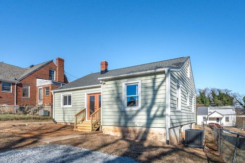 Tiny photo for 325 Saint Augustine Street, Lynchburg, VA 24501 (MLS # 363584)