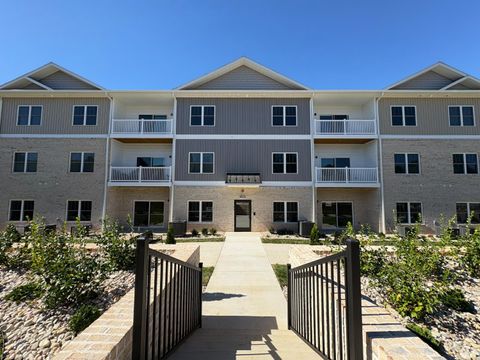 Photo of 420 Capstone Drive #302, Lynchburg, VA 24502 (MLS # 363053)