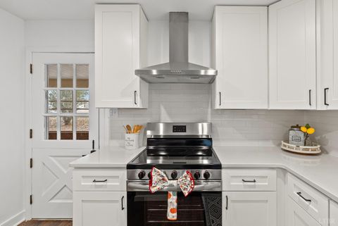 Tiny photo for 145 Laurel Drive, Madison Heights, VA 24572 (MLS # 363247)