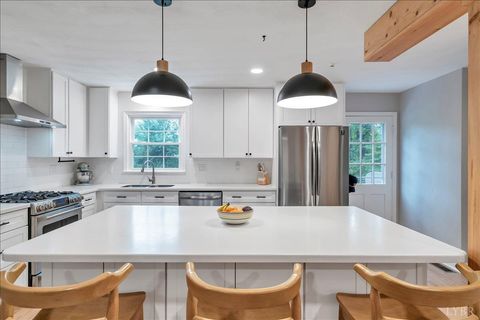 Tiny photo for 1926 SW Hope Road, Roanoke, VA 24018 (MLS # 363919)