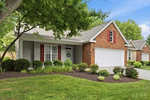 Townhouse For Sale - 110 Saint David Drive Dr<br/> Lynchburg, VA 24502