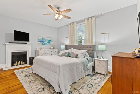 Tiny photo for 260 North Main St St, Amherst, VA 24521 (MLS # 365915)