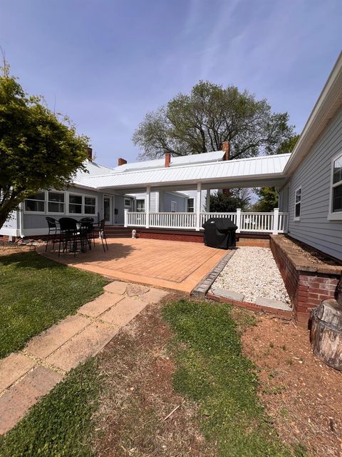 Tiny photo for 260 North Main St St, Amherst, VA 24521 (MLS # 365915)