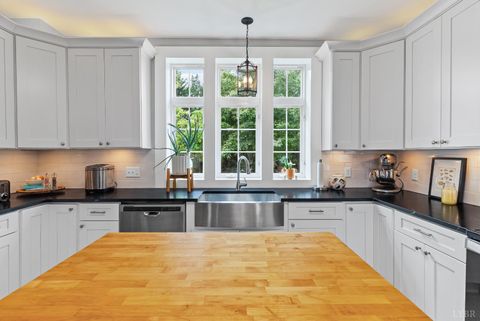 Tiny photo for 260 North Main St St, Amherst, VA 24521 (MLS # 365915)