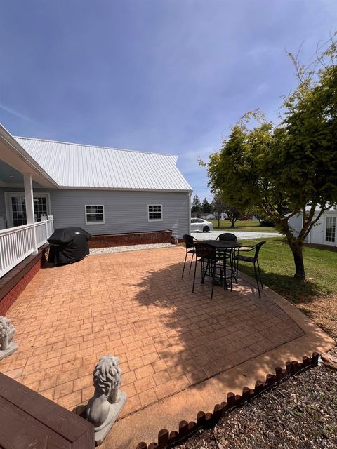 Tiny photo for 260 North Main St St, Amherst, VA 24521 (MLS # 365915)