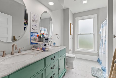 Tiny photo for 260 North Main St St, Amherst, VA 24521 (MLS # 365915)