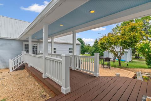 Tiny photo for 260 North Main St St, Amherst, VA 24521 (MLS # 365915)