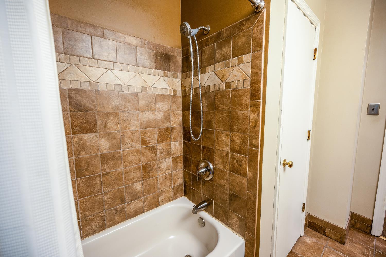 201 Oakland Circle, Lynchburg, Virginia image 20