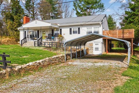 Tiny photo for 12477 North Old Moneta Road, Moneta, VA 24121 (MLS # 365324)