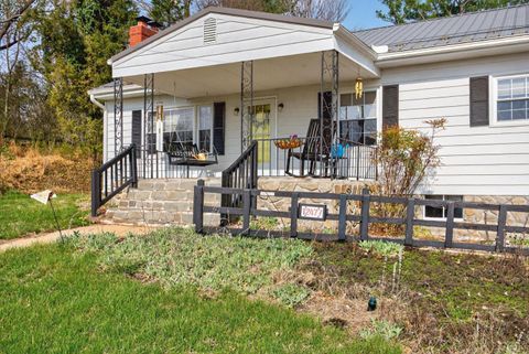 Tiny photo for 12477 North Old Moneta Road, Moneta, VA 24121 (MLS # 365324)