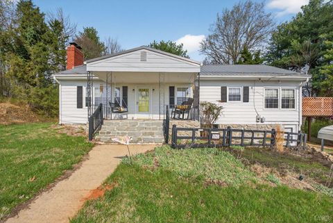 Tiny photo for 12477 North Old Moneta Road, Moneta, VA 24121 (MLS # 365324)