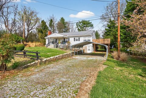 Tiny photo for 12477 North Old Moneta Road, Moneta, VA 24121 (MLS # 365324)
