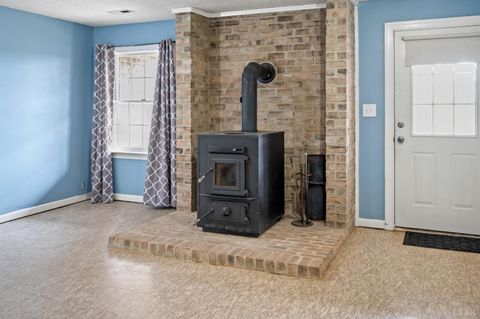 Tiny photo for 712 Cherry Hill Road, Amherst, VA 24521 (MLS # 365195)