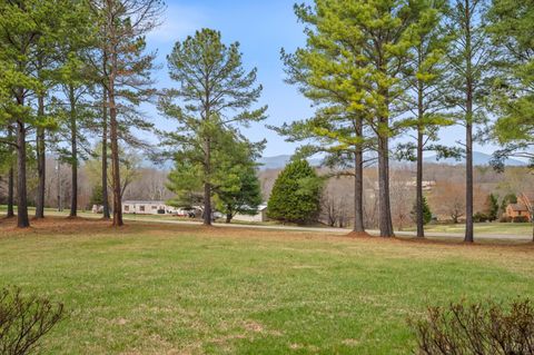 Tiny photo for 712 Cherry Hill Road, Amherst, VA 24521 (MLS # 365195)