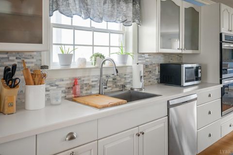 Tiny photo for 712 Cherry Hill Road, Amherst, VA 24521 (MLS # 365195)