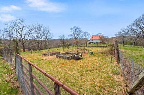 Tiny photo for 712 Cherry Hill Road, Amherst, VA 24521 (MLS # 365195)